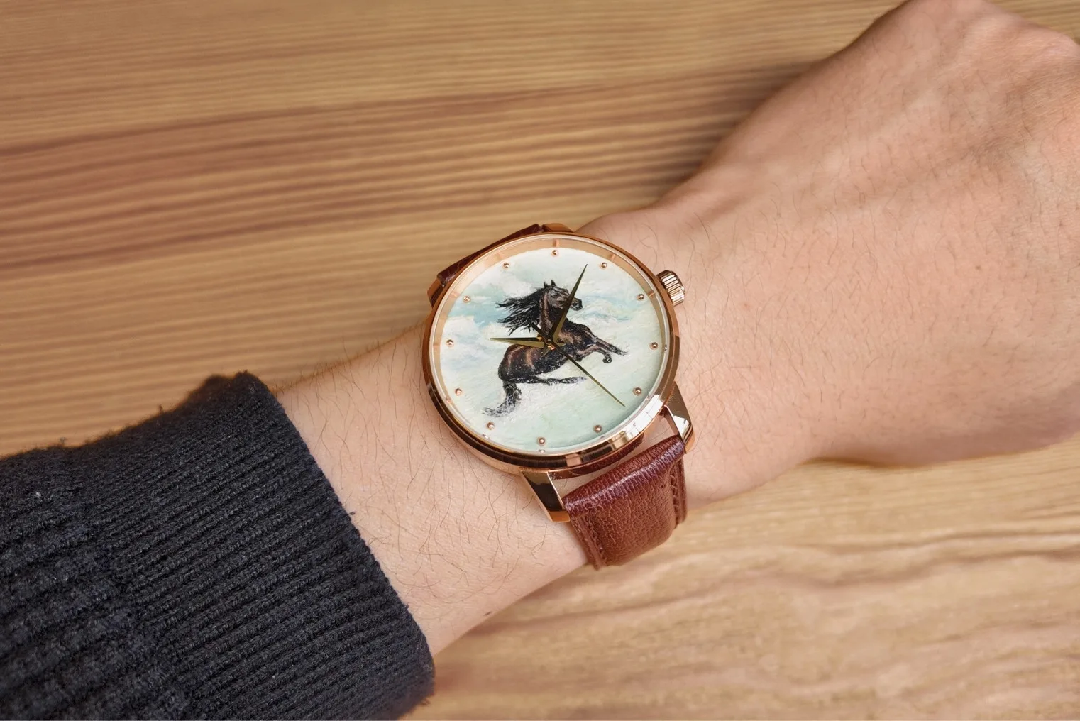 Brown Horse hand-painted watch dial, detail 3