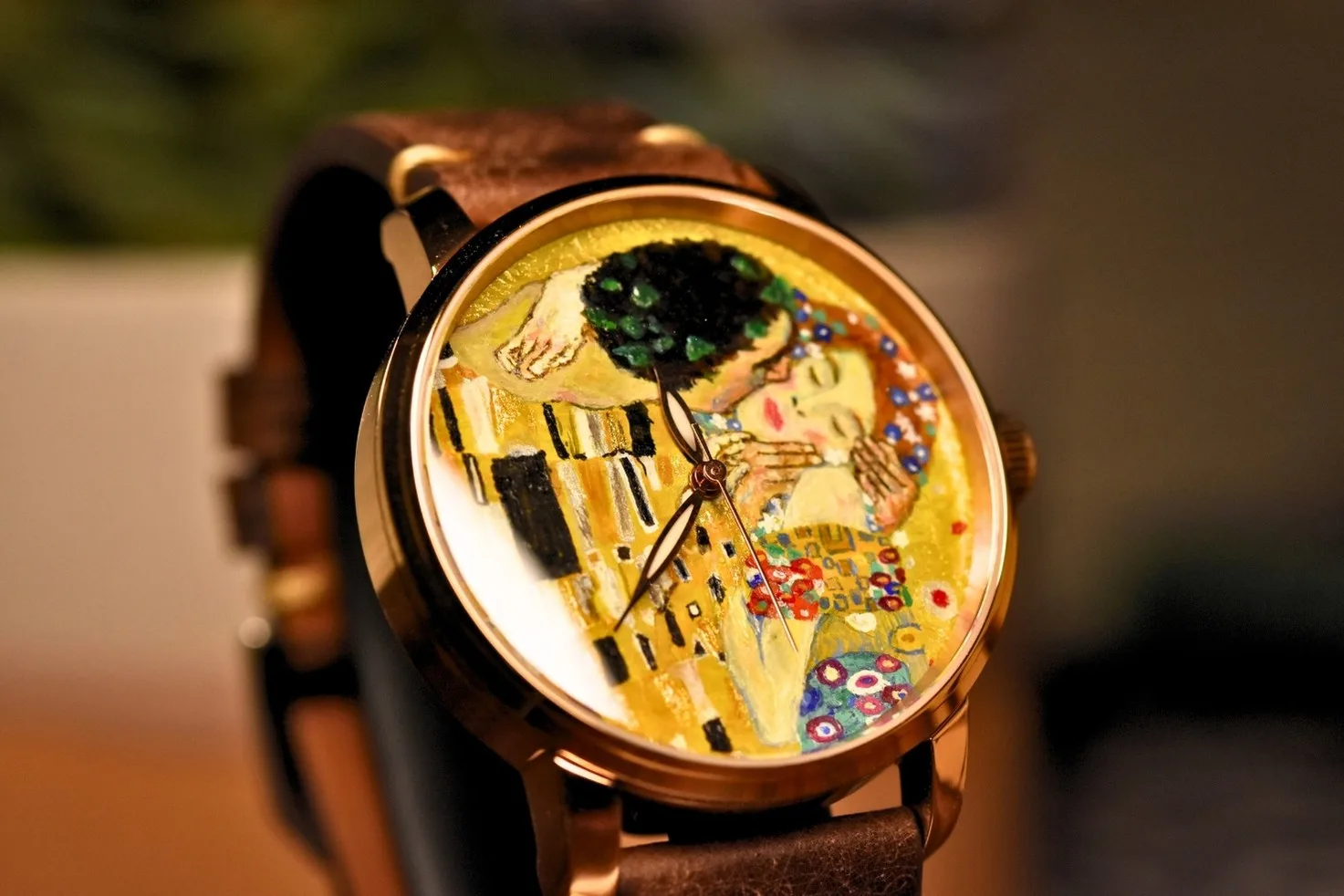 The Kisses hand-painted watch dial